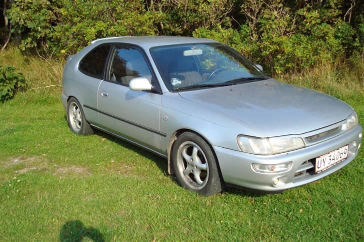 Toyota Corolla 1.6i 16v.. SOLGT! billede 1