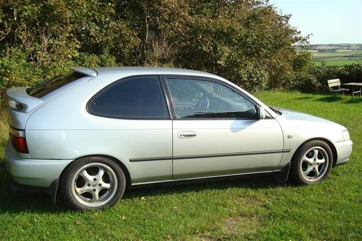 Toyota Corolla 1.6i 16v.. SOLGT! billede 8