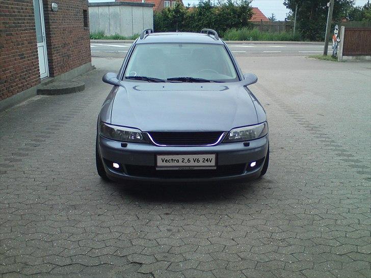 Opel Vectra B ~ 2,6 V6 Wagon - Med de nye Sorteforlygter:) billede 9