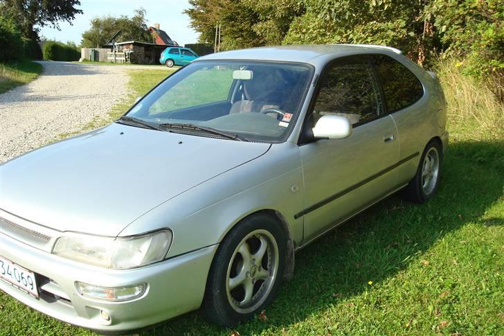 Toyota Corolla 1.6i 16v.. SOLGT! billede 10
