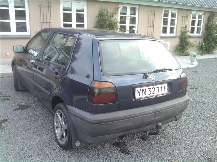 VW golf 3 1,8 CL 5D (solgt) billede 4