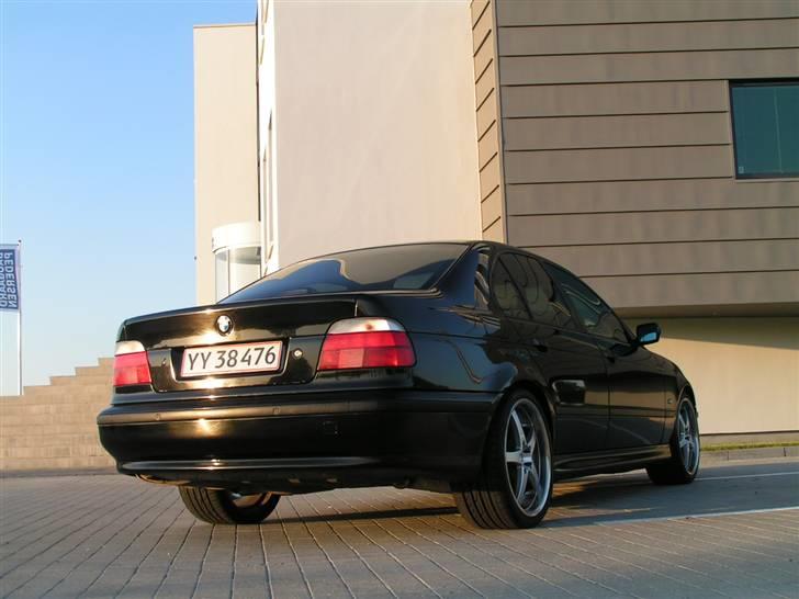 BMW E39 528 auto --- SOLGT billede 15