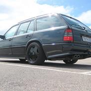Mercedes Benz 300TE E34T AMG