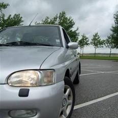 Ford Escort 1,6 SL (DØD)