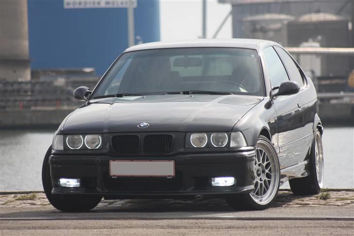 BMW 323Ti billede 3
