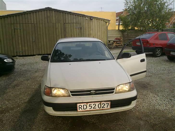 Toyota Carina  billede 1