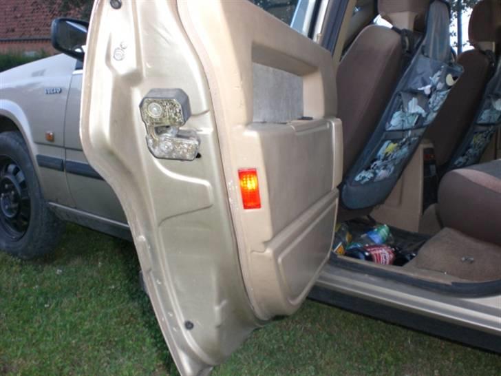 Volvo 740 GL aut. *SOLGT* - * Makerings lys i dørne. billede 7