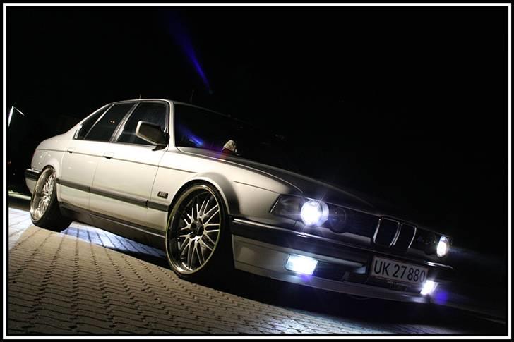 BMW 735i  THE BEAST solgt billede 19