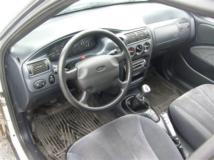 Ford Escort 1,6 SL (DØD) billede 9