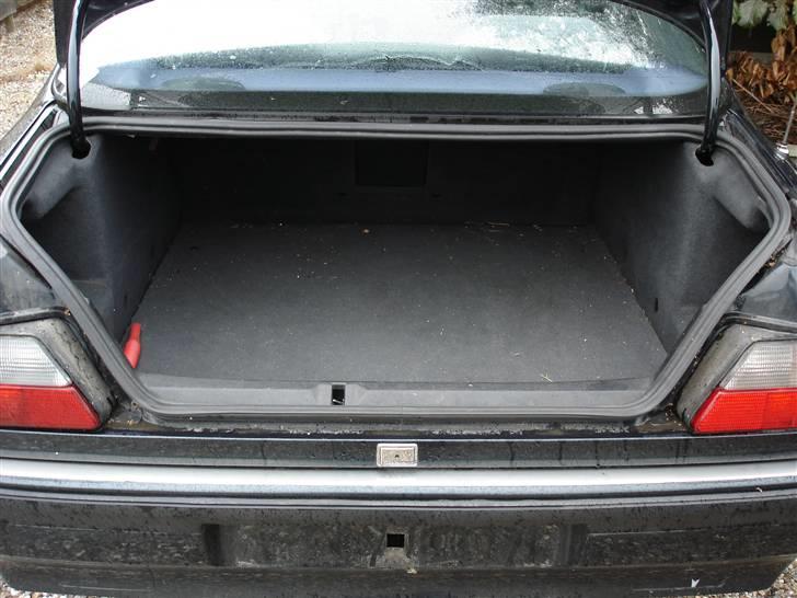 Peugeot 605 3.0 | SOLGT - Der kan jo være en hel ko :O billede 5