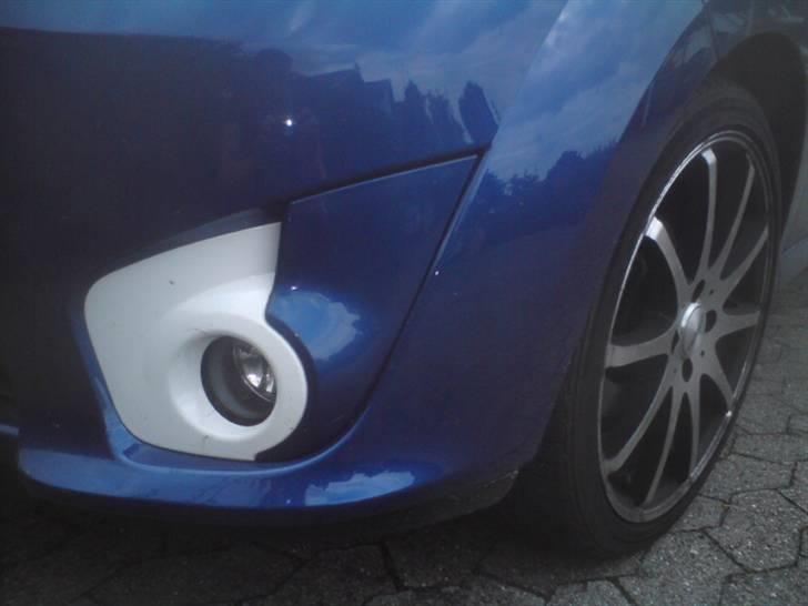 Renault Twingo - indfarvede tågelygter.  billede 9