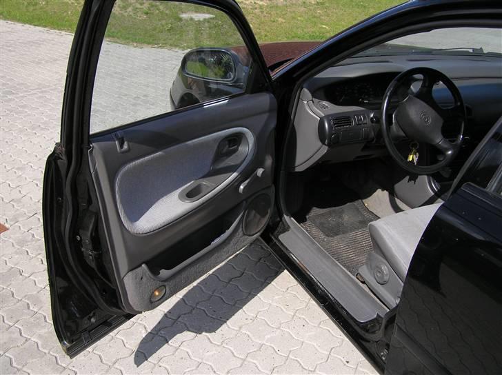 Mazda 626 1,8i CC |SOLGT| billede 7