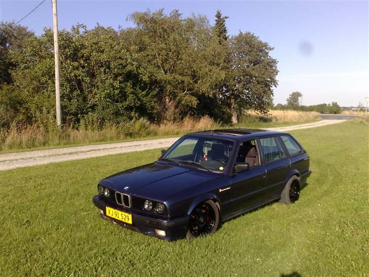 BMW E 30 Turing 320i (solgt) - sådan ser hun ud i dag billede 7