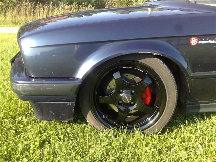 BMW E 30 Turing 320i (solgt) - nymalet fælge og sports bremser billede 8