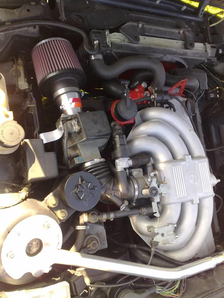 BMW E 30 Turing 320i (solgt) - den nye motor uha den går godt billede 10