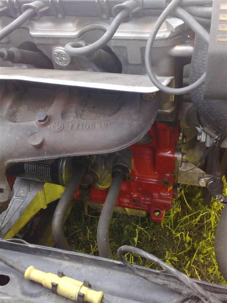 BMW E 30 Turing 320i (solgt) - har bannanerne til og ligge men smeden har ikke haft tid endnu til og få det sat sammen med scorpion udstødningen  billede 13