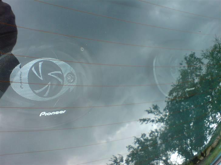 Mazda 323f.  solgt billede 9