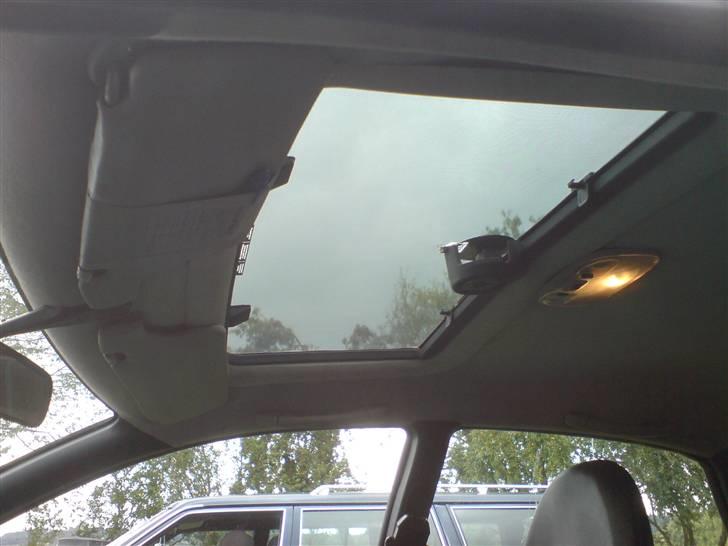 Mazda 323f.  solgt billede 11