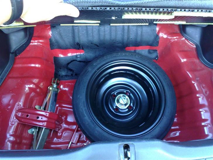 Honda CRX 1,6i-16 - Solgt - Ser fin ud ved reservehjul også billede 10