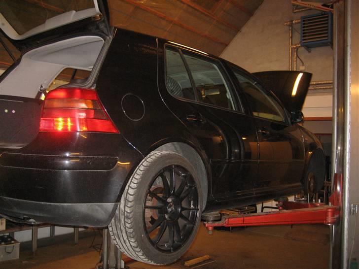 VW Golf 4 GTI  - Arbejder på at få den sænket billede 7