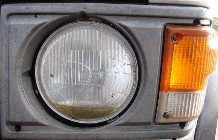 Toyota Land Cruiser HJ61 - Den gamle forlygte. Fiskene dør dog når lyset tændes da vandet koger... billede 6