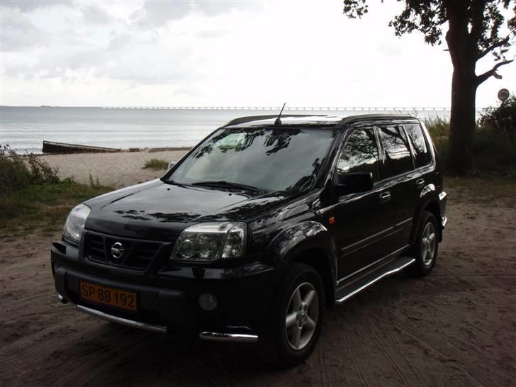Nissan X-trail Sport  - solgt - Godt ser den ud med storebælt i baggrunden billede 1