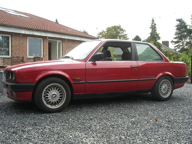 BMW 325i billede 2