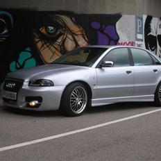 Audi A4 B5-*SOLGT*