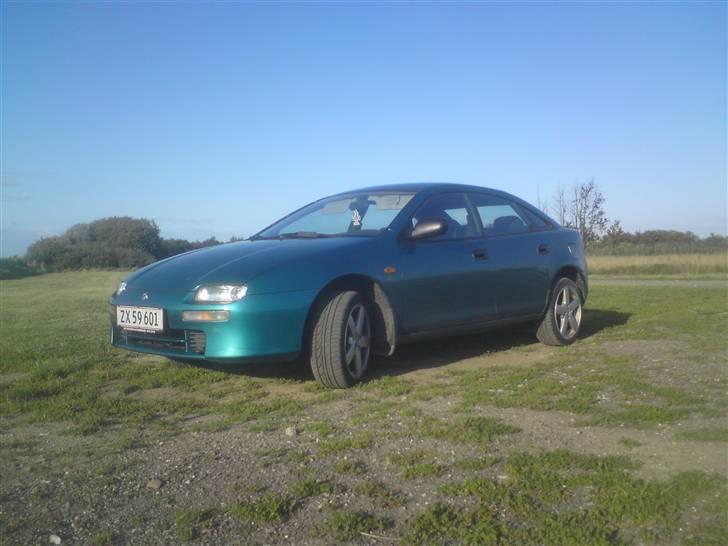 Mazda 323f ba billede 4