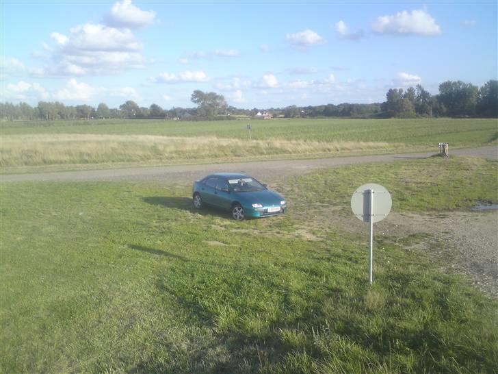 Mazda 323f ba billede 7