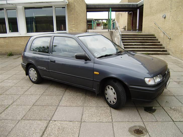 Nissan Sunny 1,4 LX "sendt til ophug" billede 6