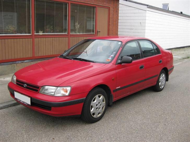 Toyota Carina E XLi Commander billede 4