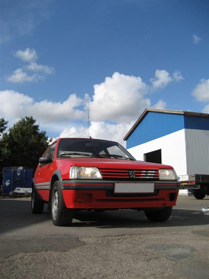 Peugeot 205 GTI 1.9 billede 1