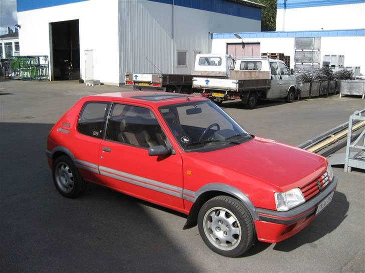 Peugeot 205 GTI 1.9 billede 2