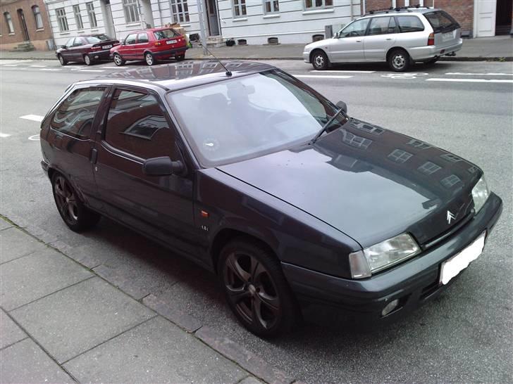 Citroën ZX 1.8i Furio - Man kan vist ikke se det, men har fået en lille revne i forruden :( billede 4
