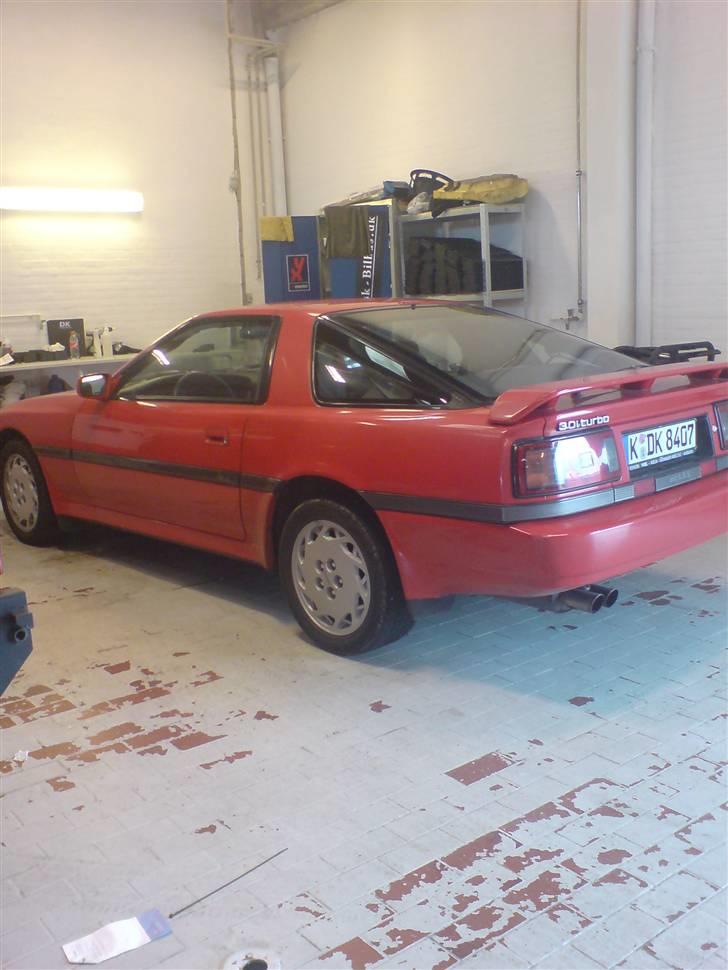 Toyota Supra(under ombygning ) billede 3