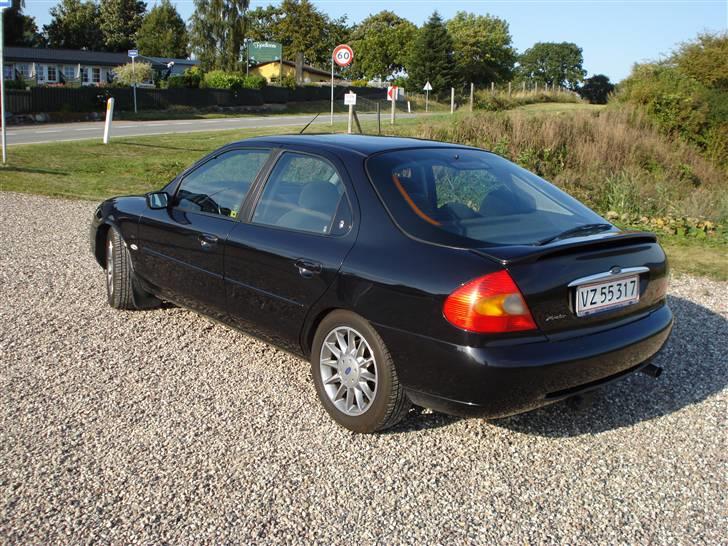 Ford Mondeo 2,5 V6 Ghia billede 3