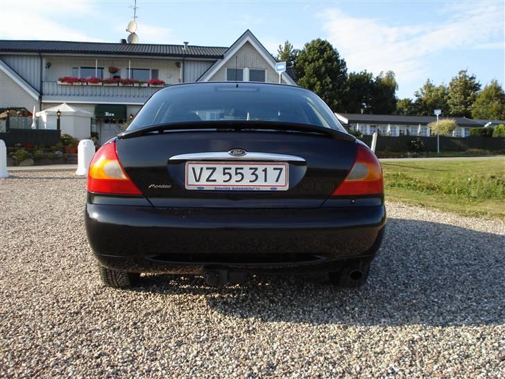 Ford Mondeo 2,5 V6 Ghia billede 4
