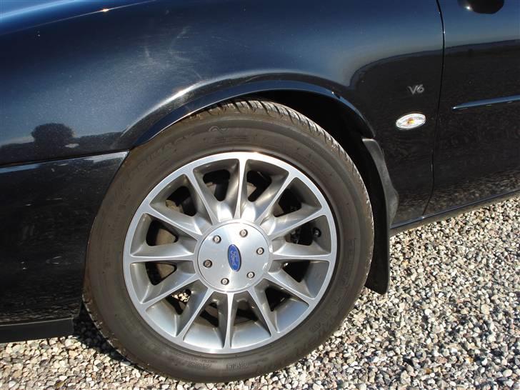 Ford Mondeo 2,5 V6 Ghia billede 7