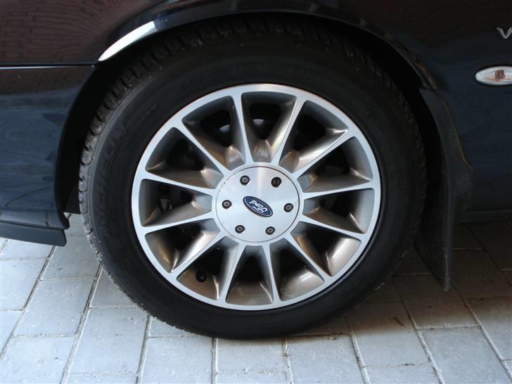 Ford Mondeo 2,5 V6 Ghia billede 8