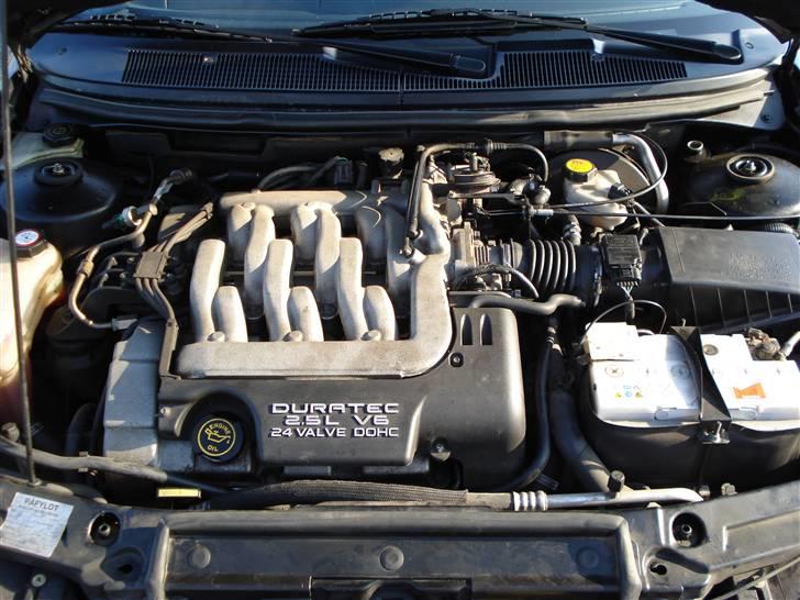 Ford Mondeo 2,5 V6 Ghia billede 9