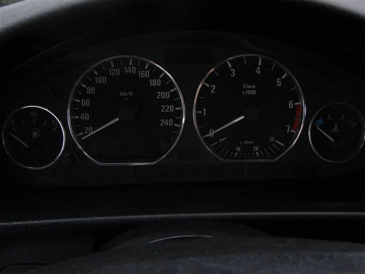 BMW 318 i Bavaria *Skadet*  billede 12