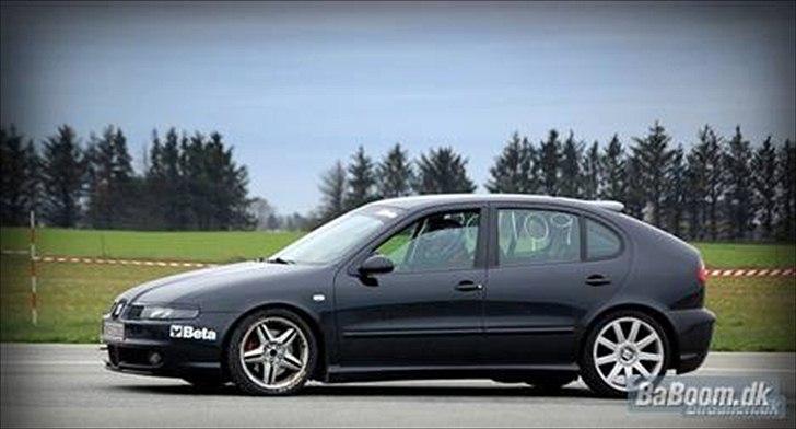 Seat Leon 20VT *totalskadet* billede 17