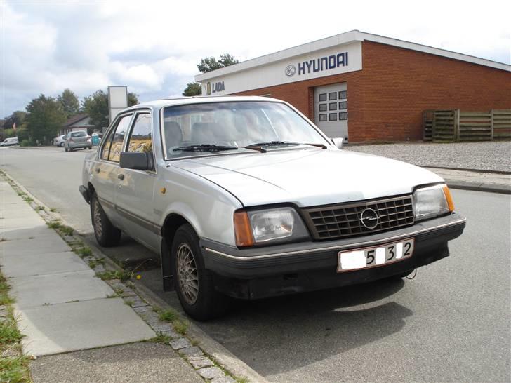 Opel Ascona C 1,6 S/CD billede 2
