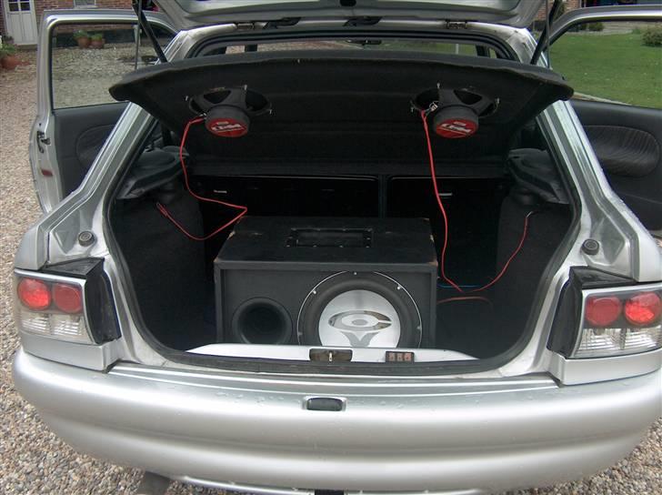 Ford Escort 1.8 16v SOLGT - den Cervn Vega V-max rykker bare billede 11