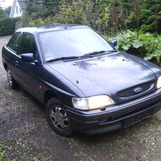Ford escort  1.4 3d solgt 