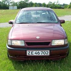 Opel Vectra 1.8i GLS