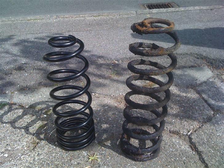 Volvo 240 GL *SOLGT* - nye og gamle fjedre - de trængte godt nok til en udskiftning billede 18