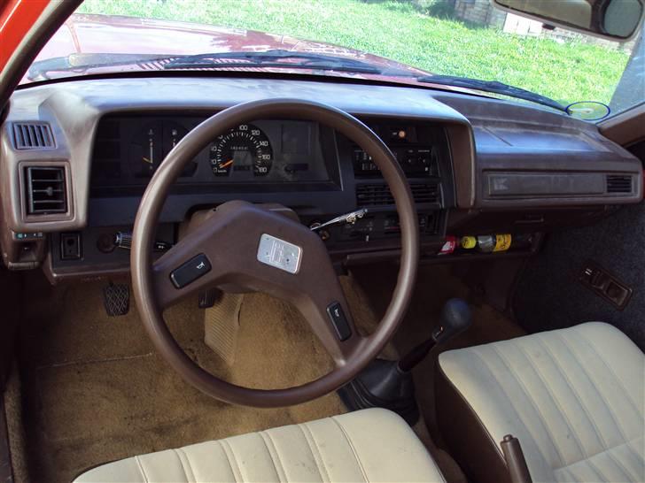 Toyota Corolla DX Ke70 Solvej - kommando broen... sikke alle de knapper billede 8