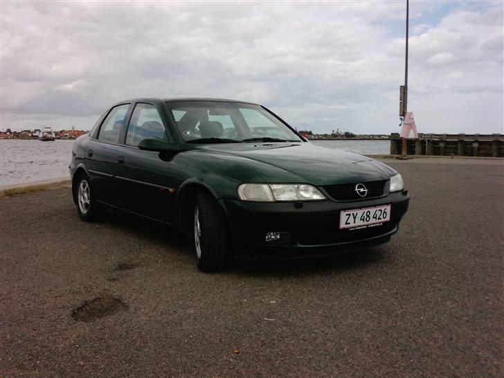 Opel Vectra B 1,6 *SOLGT* billede 1